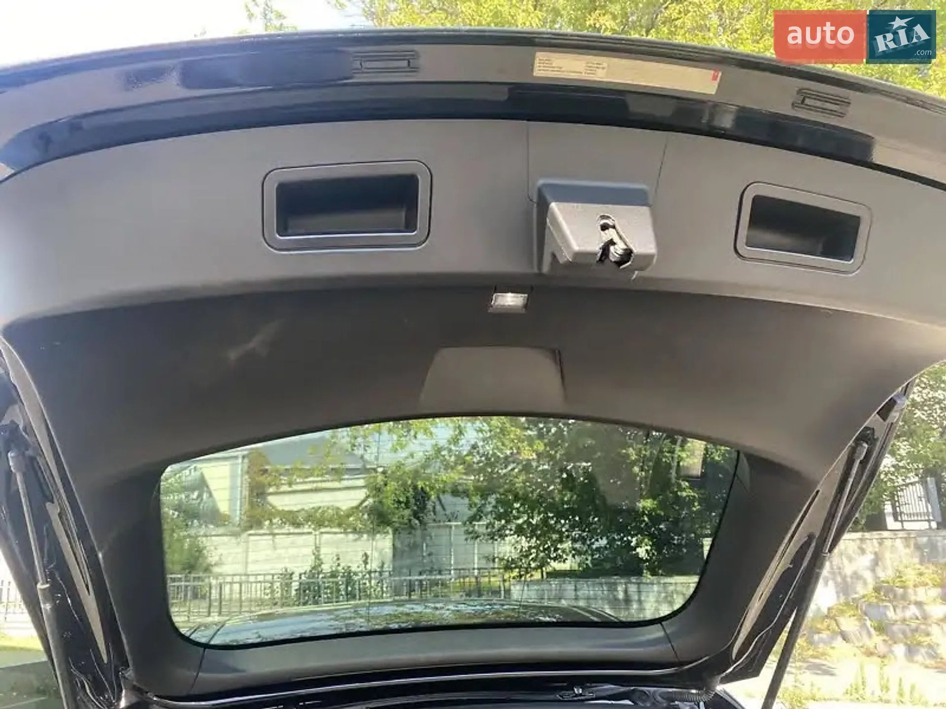 2016 Tesla Model S - мініатюра 19