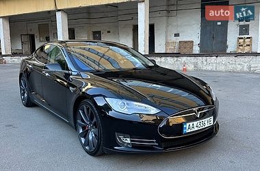 Лифтбек Tesla Model S 2014 в Киеве