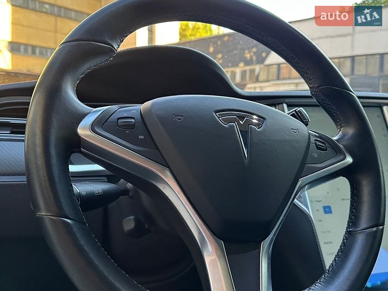 Лифтбек Tesla Model S 2014 в Киеве