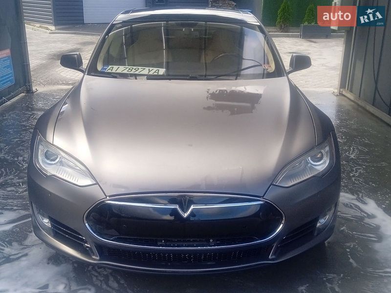 Ліфтбек Tesla Model S 2014 в Фастові