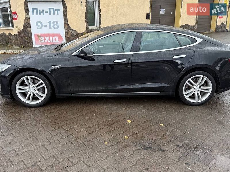 Лифтбек Tesla Model S 2013 в Кременчуге