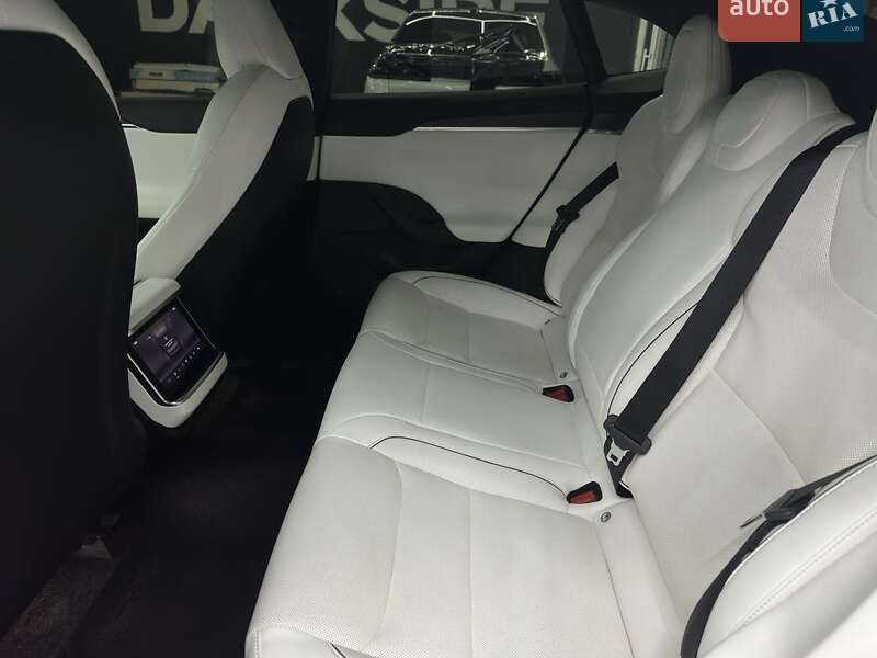 Лифтбек Tesla Model S 2022 в Днепре