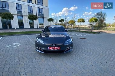 Лифтбек Tesla Model S 2017 в Киеве