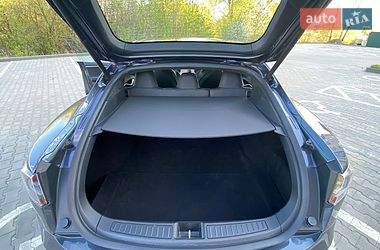 Лифтбек Tesla Model S 2017 в Киеве