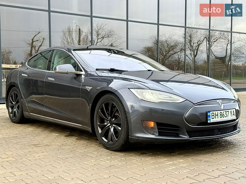 Лифтбек Tesla Model S 2015 в Одессе