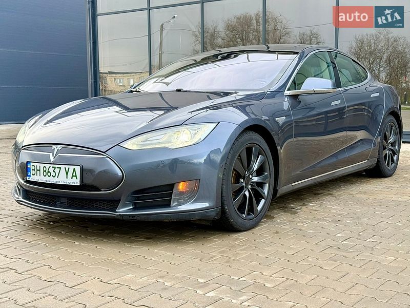 Лифтбек Tesla Model S 2015 в Одессе