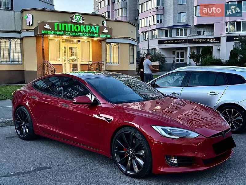 Ліфтбек Tesla Model S 2017 в Східниці фото Ліфтбек Tesla Model S 2017 в Східниці