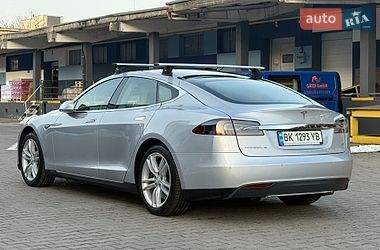 Лифтбек Tesla Model S 2014 в Ровно