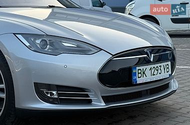 Лифтбек Tesla Model S 2014 в Ровно