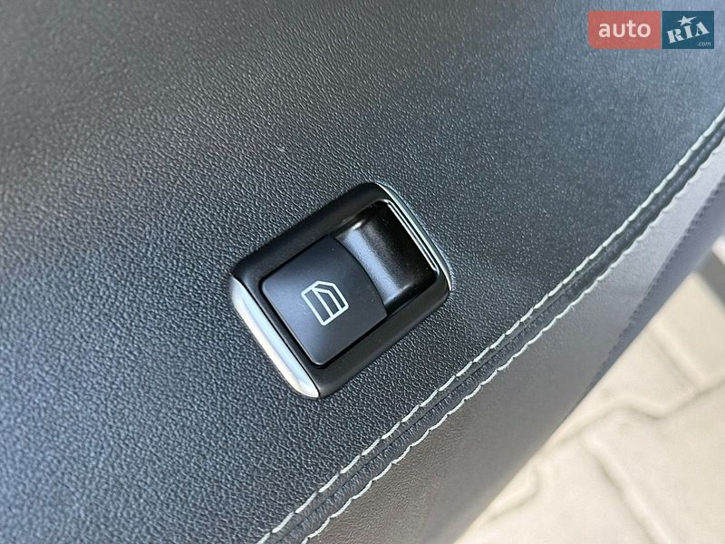 Лифтбек Tesla Model S 2014 в Ровно