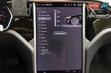 Лифтбек Tesla Model S 2018 в Клевани