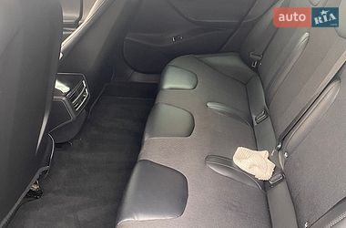 Ліфтбек Tesla Model S 2015 в Стрию