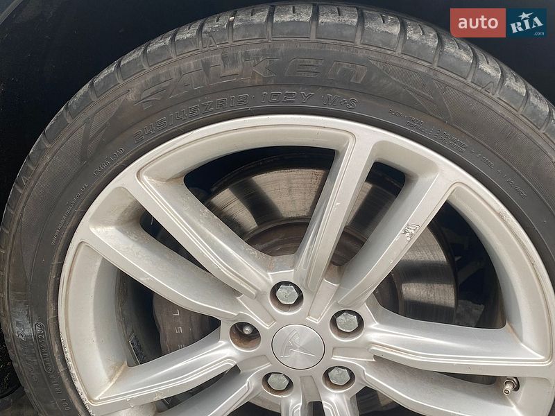 Ліфтбек Tesla Model S 2015 в Стрию