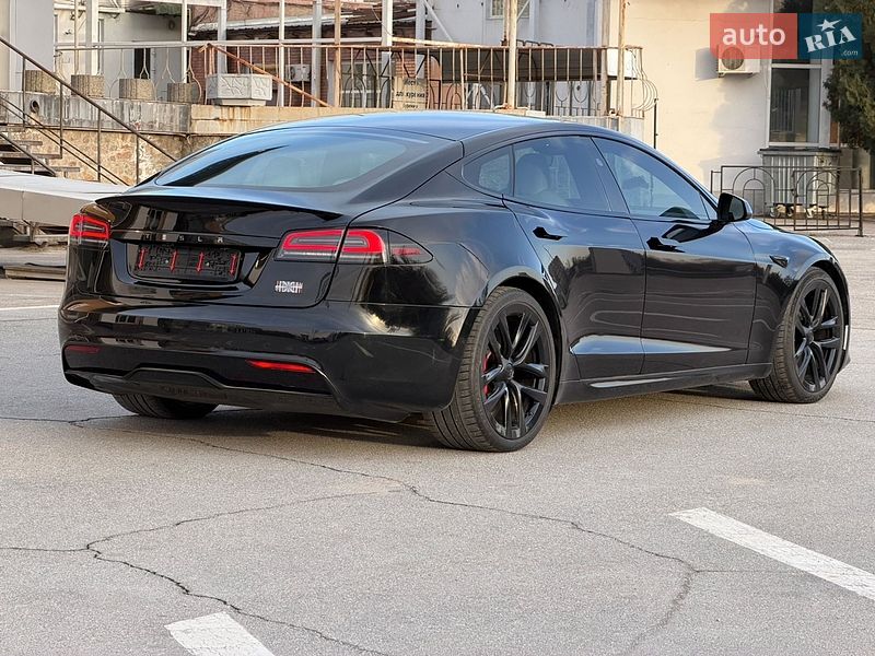 Лифтбек Tesla Model S 2024 в Запорожье