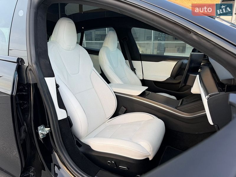Лифтбек Tesla Model S 2024 в Запорожье