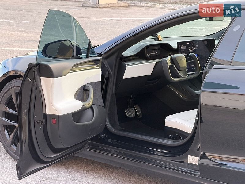 Лифтбек Tesla Model S 2024 в Тернополе