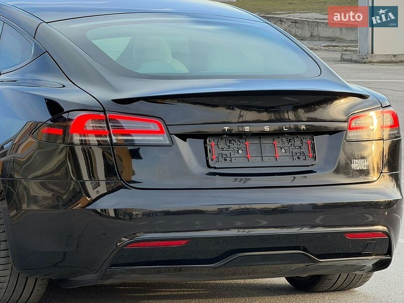 Лифтбек Tesla Model S 2024 в Запорожье