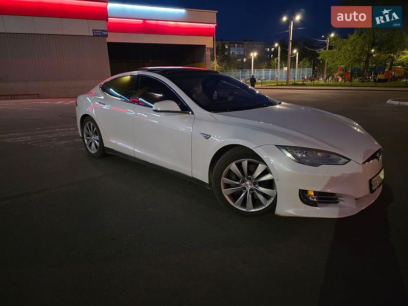 Лифтбек Tesla Model S 2016 в Харькове