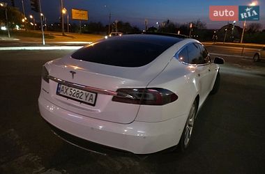 Ліфтбек Tesla Model S 2016 в Харкові