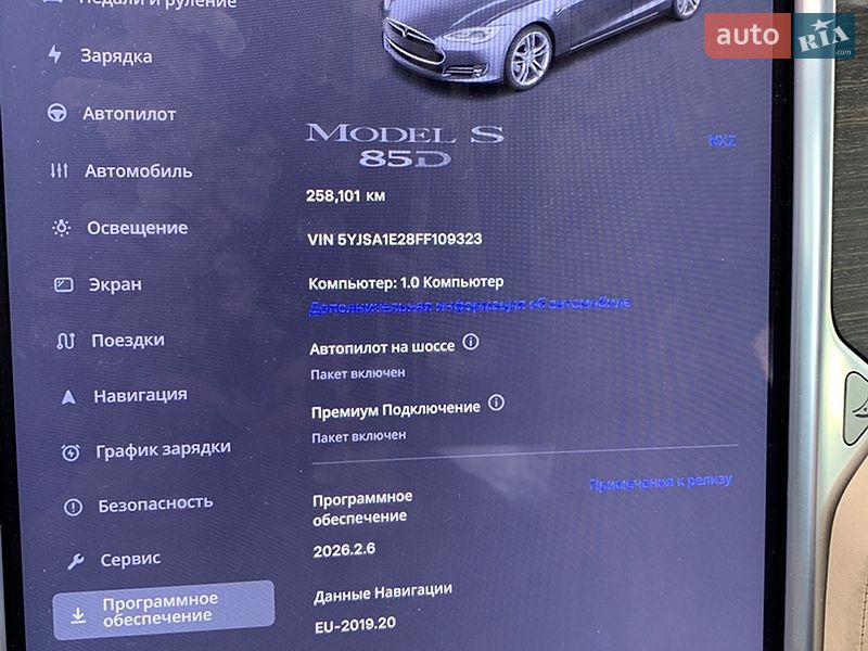 Лифтбек Tesla Model S 2015 в Чернигове