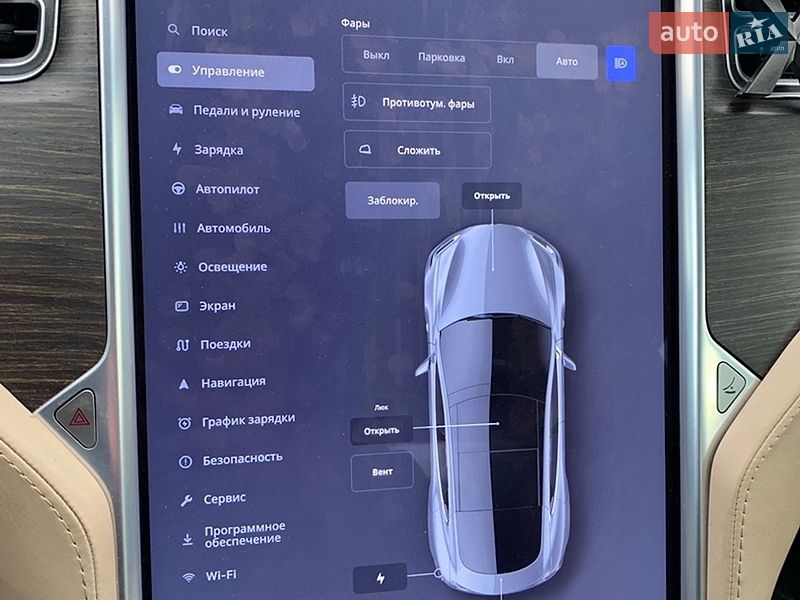 Лифтбек Tesla Model S 2015 в Чернигове