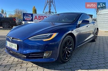 Лифтбек Tesla Model S 2017 в Кременчуге
