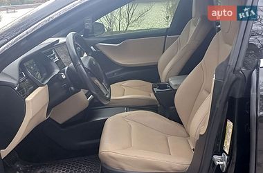 Лифтбек Tesla Model S 2016 в Ивано-Франковске