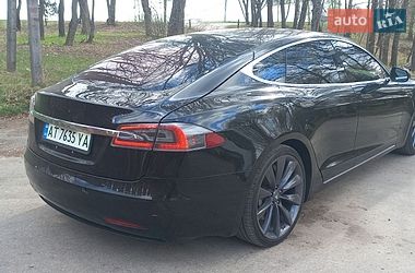 Лифтбек Tesla Model S 2016 в Ивано-Франковске