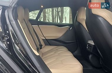 Лифтбек Tesla Model S 2016 в Ивано-Франковске