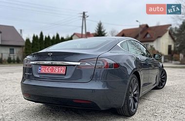 Ліфтбек Tesla Model S 2018 в Львові