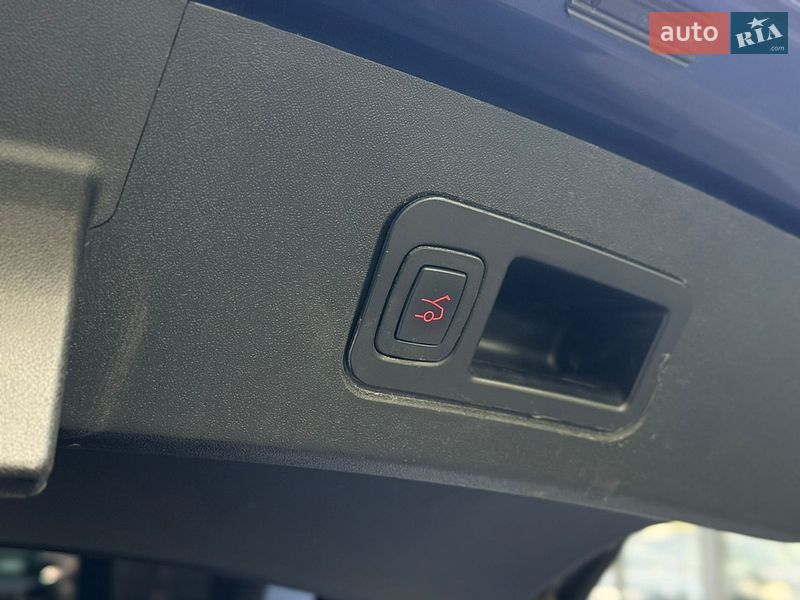 Ліфтбек Tesla Model S 2017 в Івано-Франківську