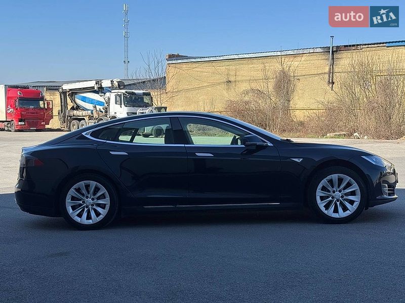 Ліфтбек Tesla Model S 2013 в Вінниці
