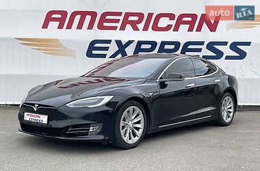 Ліфтбек Tesla Model S 2016 в Києві