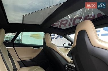 Ліфтбек Tesla Model S 2016 в Києві