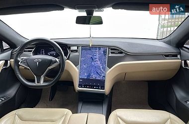 Ліфтбек Tesla Model S 2016 в Києві