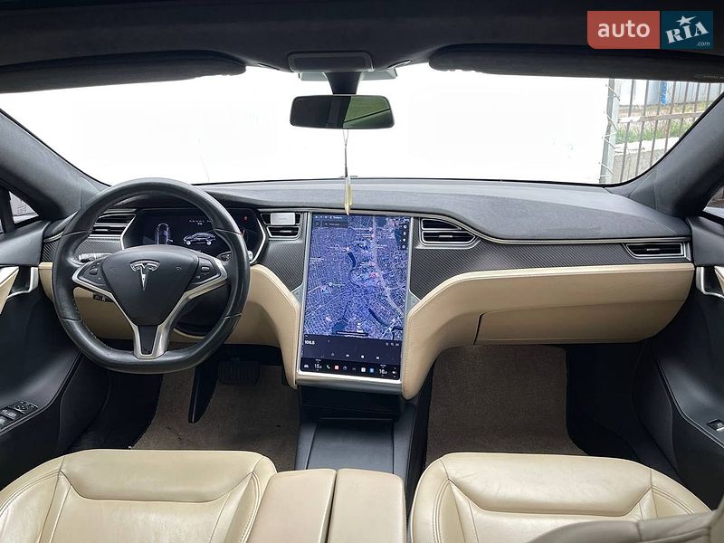 Ліфтбек Tesla Model S 2016 в Києві