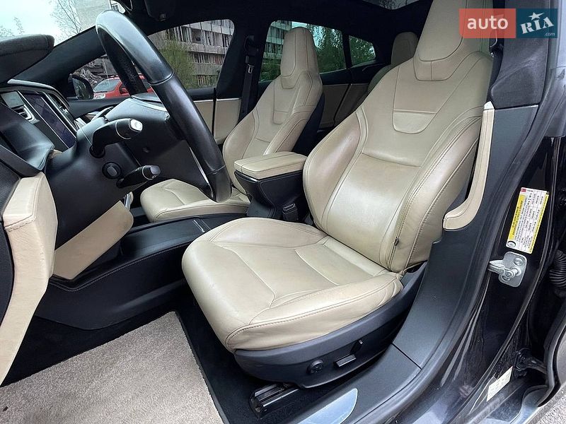Ліфтбек Tesla Model S 2016 в Києві