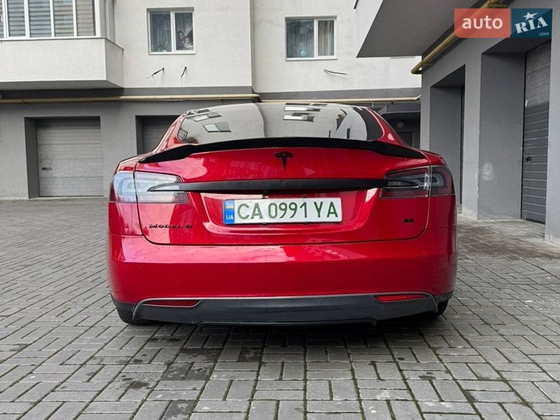 Ліфтбек Tesla Model S 2014 в Черкасах
