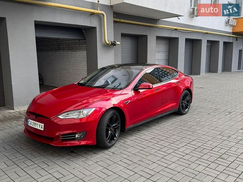 Ліфтбек Tesla Model S 2014 в Черкасах
