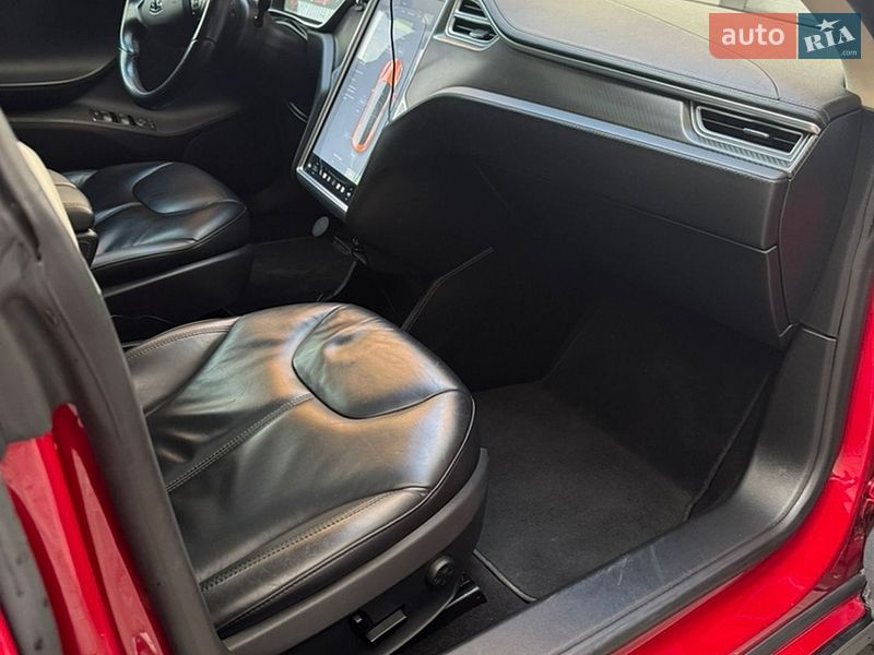 Ліфтбек Tesla Model S 2014 в Черкасах
