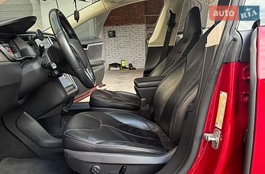 Ліфтбек Tesla Model S 2014 в Черкасах
