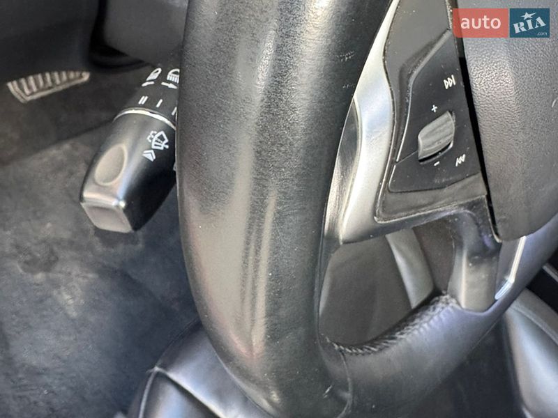 Ліфтбек Tesla Model S 2014 в Черкасах