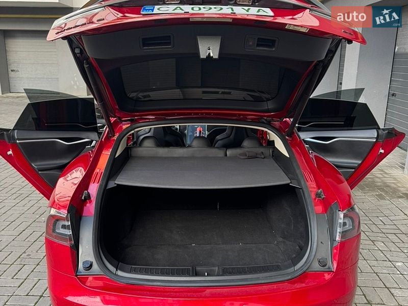 Ліфтбек Tesla Model S 2014 в Черкасах
