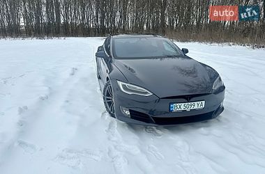 Ліфтбек Tesla Model S 2016 в Городку