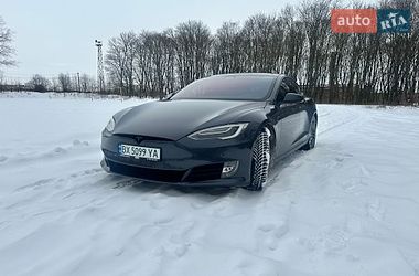 Ліфтбек Tesla Model S 2016 в Городку