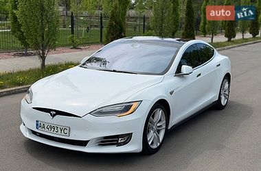 Лифтбек Tesla Model S 2015 в Киеве