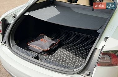 Лифтбек Tesla Model S 2015 в Киеве