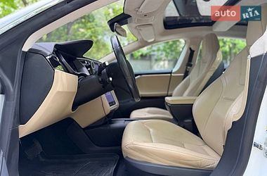 Лифтбек Tesla Model S 2015 в Киеве