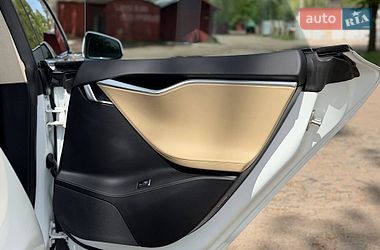 Лифтбек Tesla Model S 2015 в Киеве