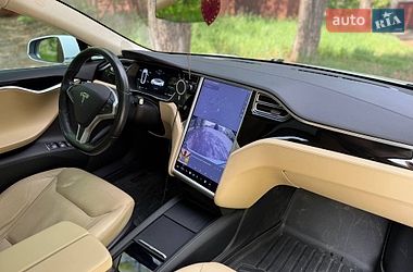Лифтбек Tesla Model S 2015 в Киеве